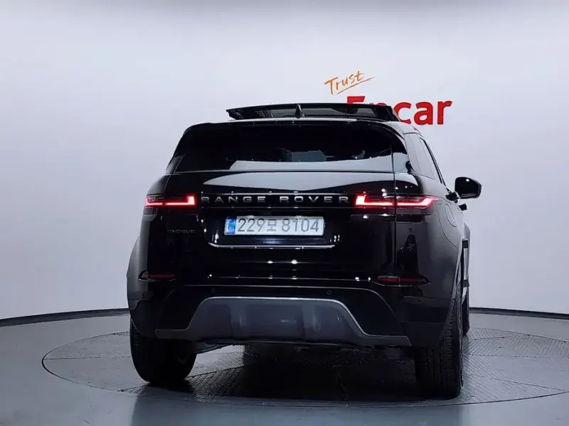 2025 Land Rover Range Rover Evoque с пробегом 8 163 км