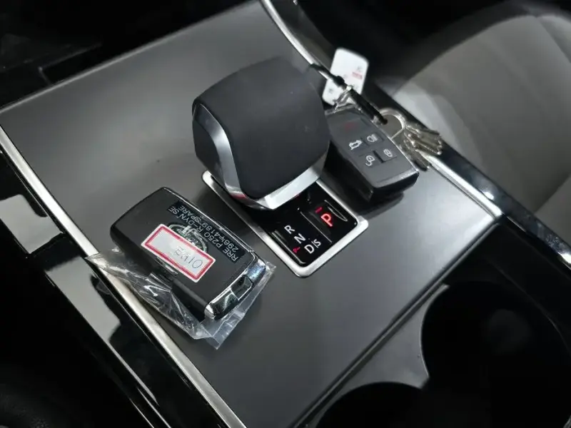 2024 Land Rover Range Rover Evoque с пробегом 14 028 км