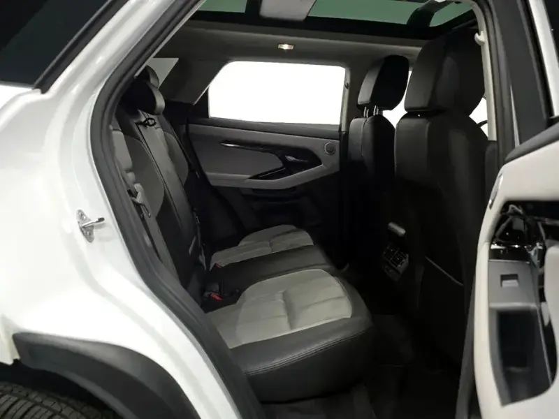 2024 Land Rover Range Rover Evoque с пробегом 14 028 км