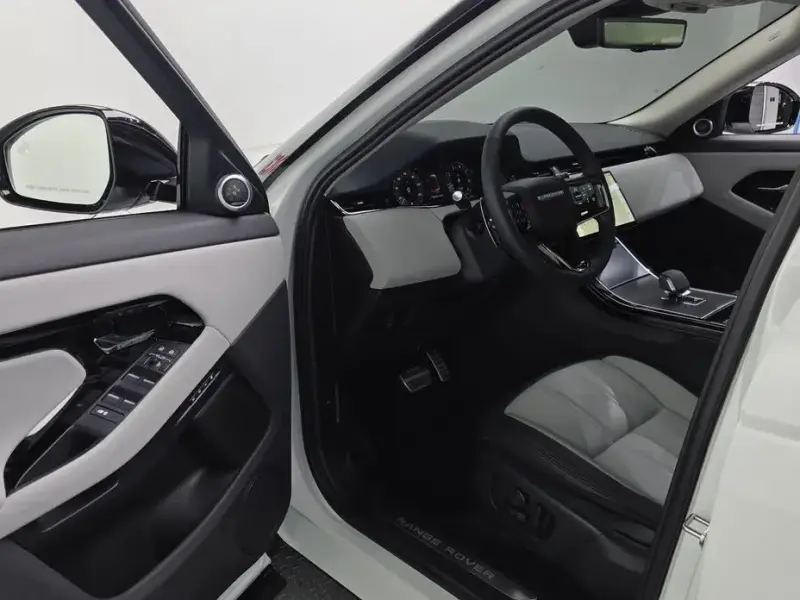 2025 Land Rover Range Rover Evoque с пробегом 10 348 км