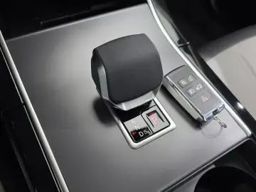 2025 Land Rover Range Rover Evoque с пробегом 10 348 км