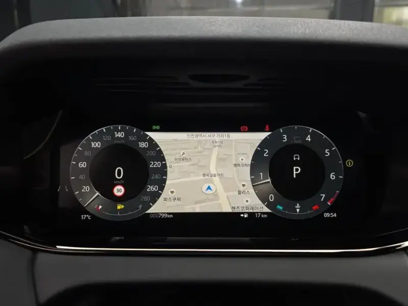 2025 Land Rover Range Rover Evoque с пробегом 799 км