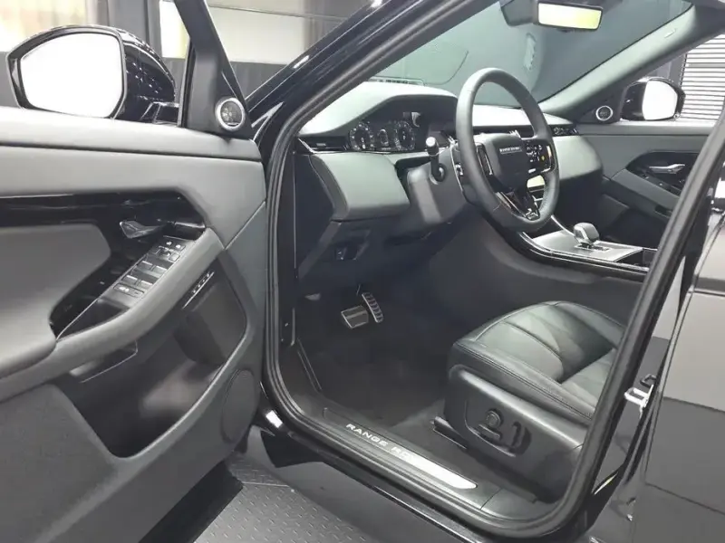 2025 Land Rover Range Rover Evoque с пробегом 799 км