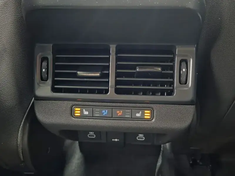 2025 Land Rover Range Rover Evoque с пробегом 799 км