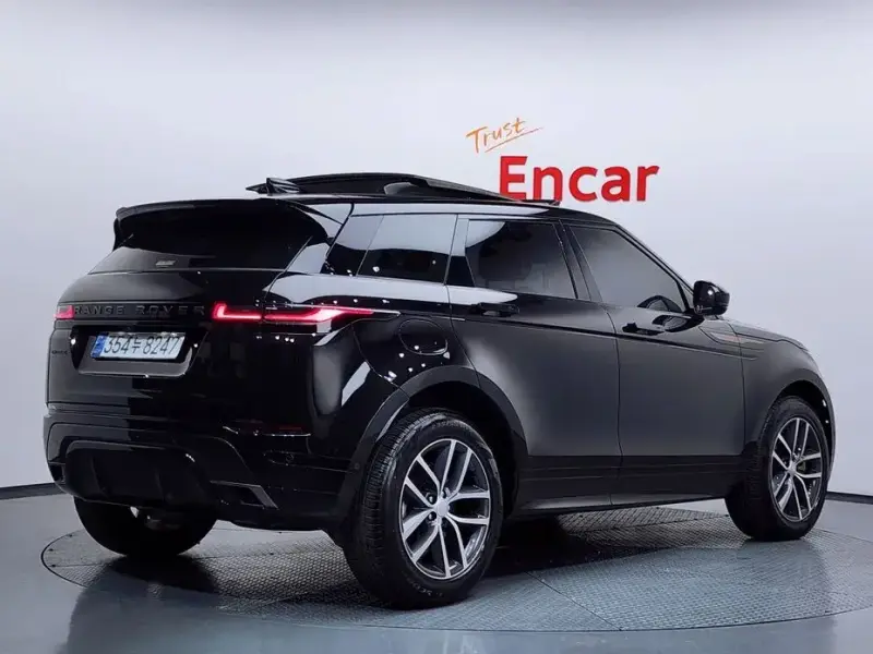 2025 Land Rover Range Rover Evoque с пробегом 18 501 км