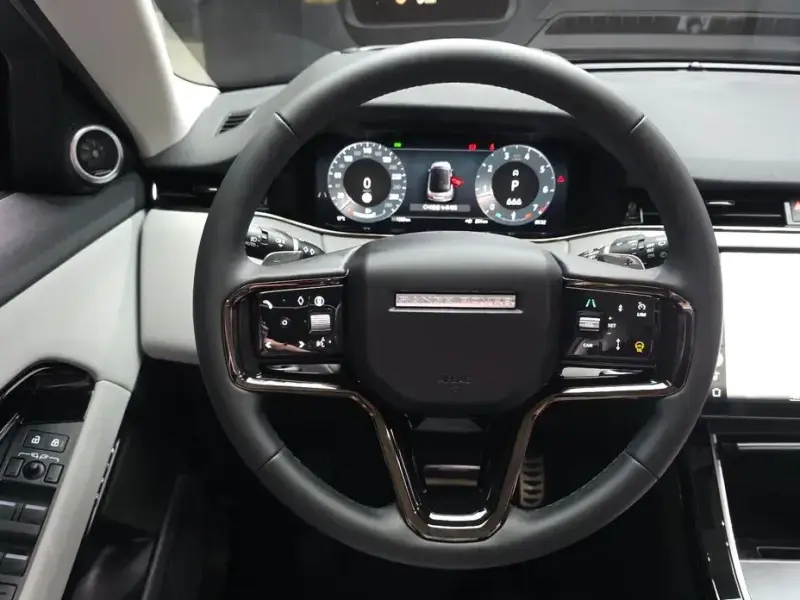 2025 Land Rover Range Rover Evoque с пробегом 1 389 км