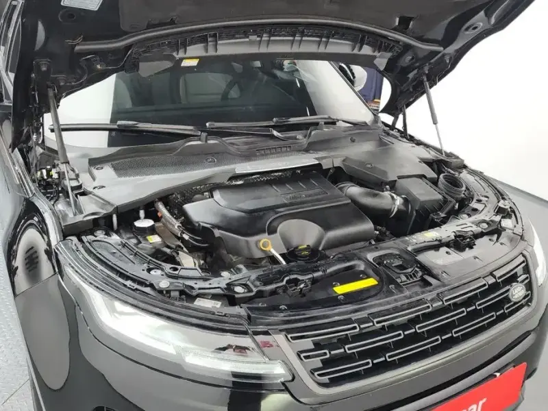 2025 Land Rover Range Rover Evoque с пробегом 18 501 км