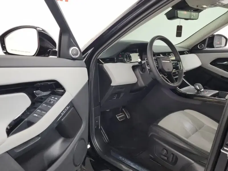 2025 Land Rover Range Rover Evoque с пробегом 18 501 км