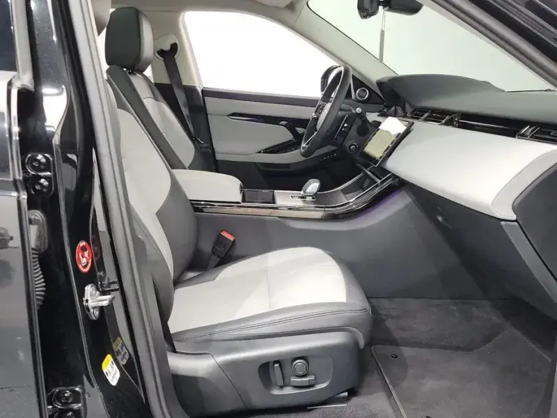 2025 Land Rover Range Rover Evoque с пробегом 18 501 км