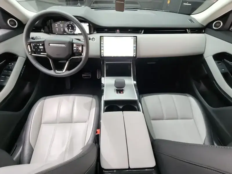 2025 Land Rover Range Rover Evoque с пробегом 18 501 км