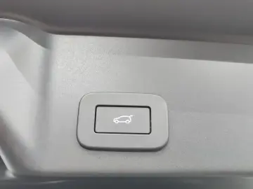 2025 Land Rover Range Rover Evoque с пробегом 18 501 км