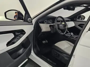 2025 Land Rover Range Rover Evoque с пробегом 1 765 км