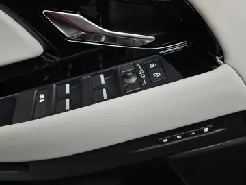 2025 Land Rover Range Rover Evoque с пробегом 1 765 км