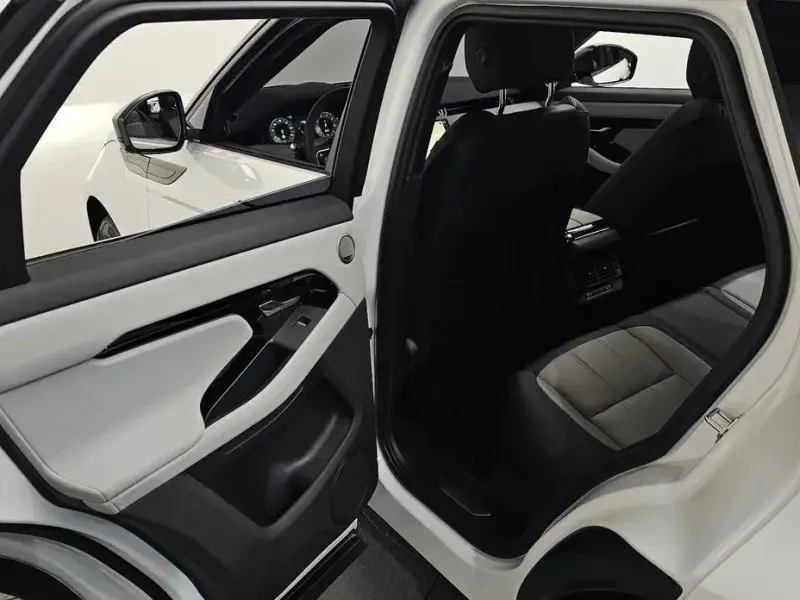 2025 Land Rover Range Rover Evoque с пробегом 1 765 км