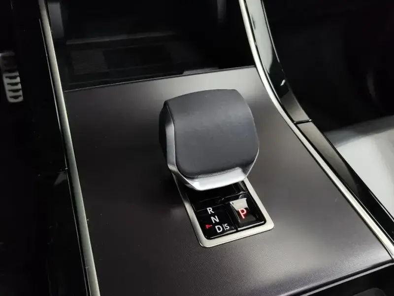 2025 Land Rover Range Rover Evoque с пробегом 1 897 км