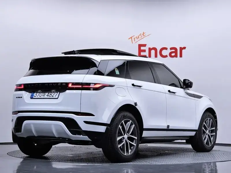 2025 Land Rover Range Rover Evoque с пробегом 586 км