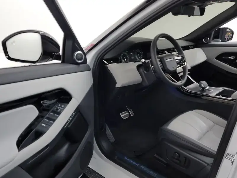 2025 Land Rover Range Rover Evoque с пробегом 1 897 км