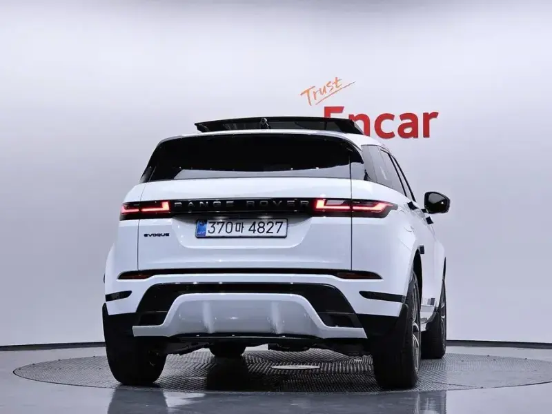 2025 Land Rover Range Rover Evoque с пробегом 586 км