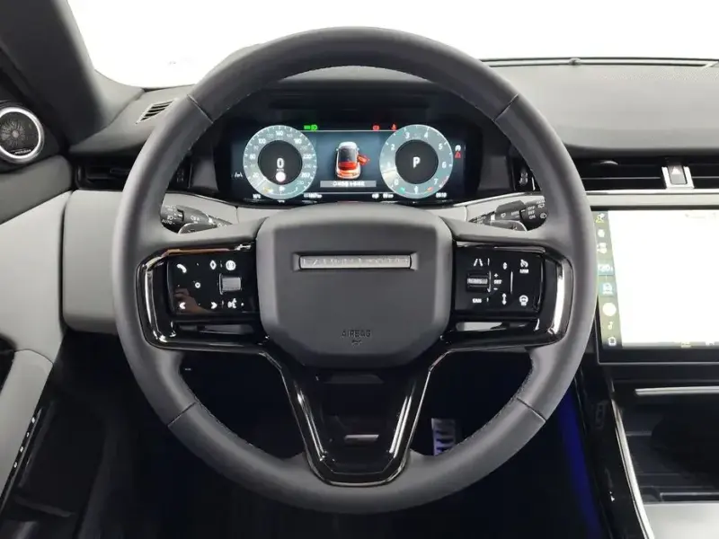 2025 Land Rover Range Rover Evoque с пробегом 1 897 км