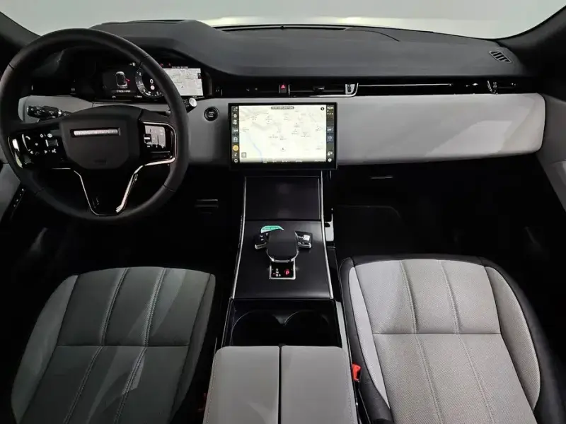2025 Land Rover Range Rover Evoque с пробегом 586 км
