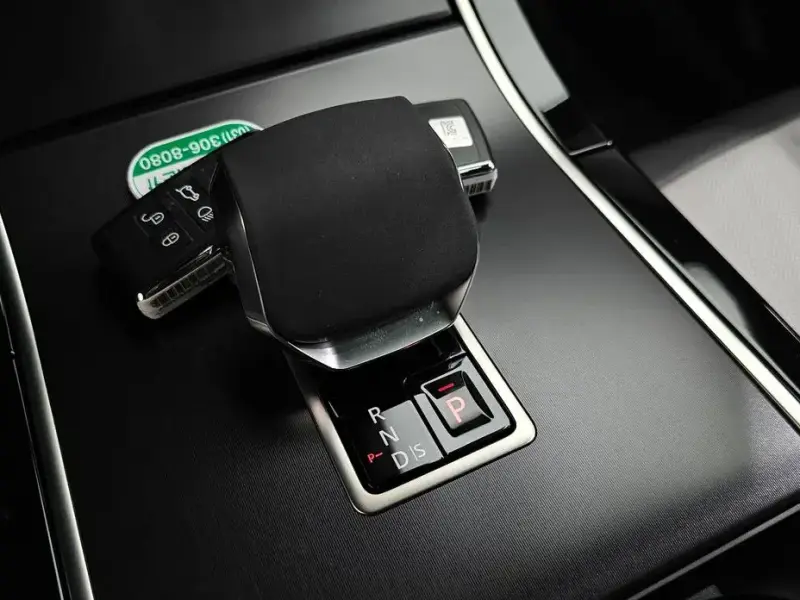 2025 Land Rover Range Rover Evoque с пробегом 586 км