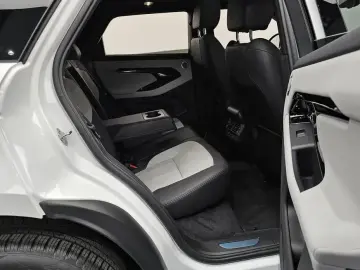 2025 Land Rover Range Rover Evoque с пробегом 586 км