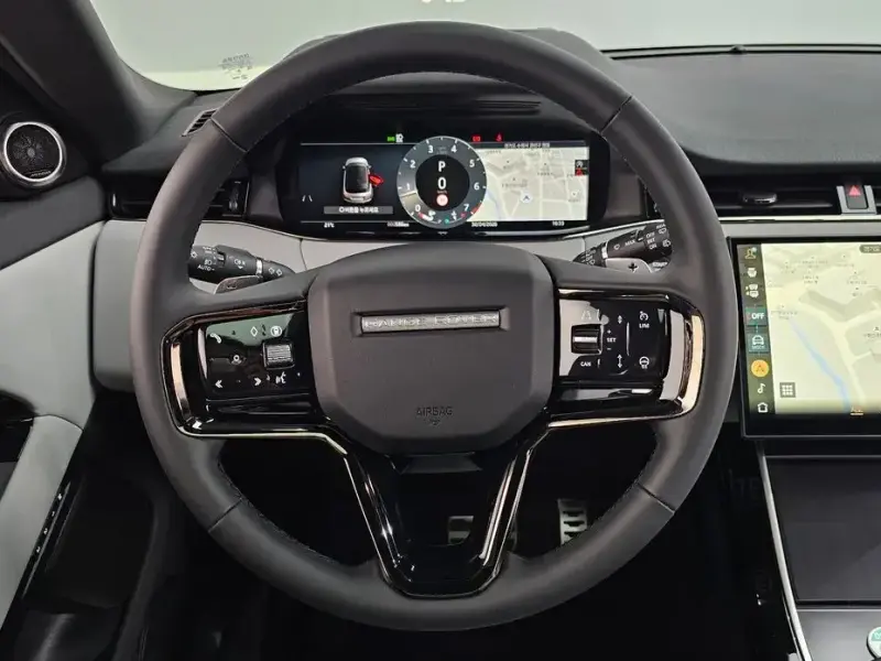 2025 Land Rover Range Rover Evoque с пробегом 586 км
