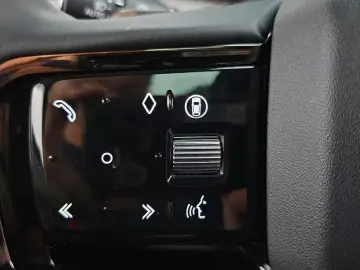 2025 Land Rover Range Rover Evoque с пробегом 586 км