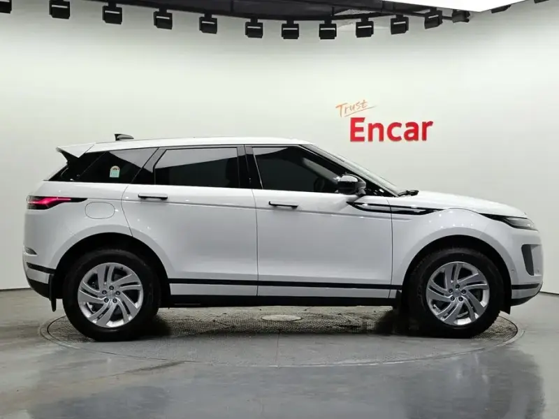 2025 Land Rover Range Rover Evoque с пробегом 1 030 км