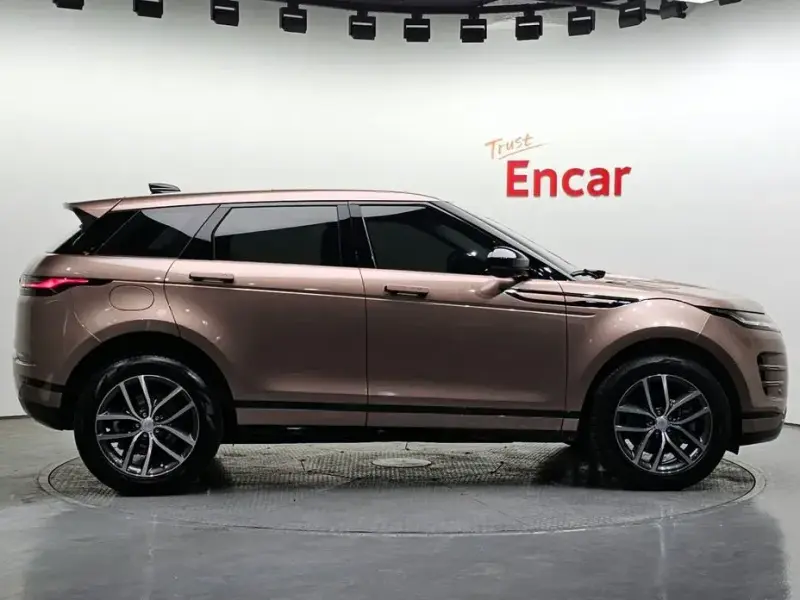 2025 Land Rover Range Rover Evoque с пробегом 8 361 км