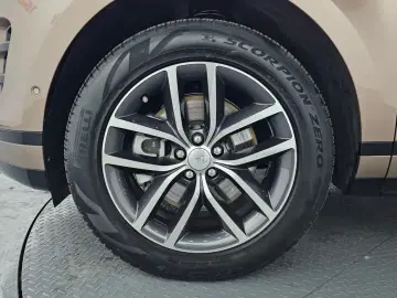 2025 Land Rover Range Rover Evoque с пробегом 8 361 км