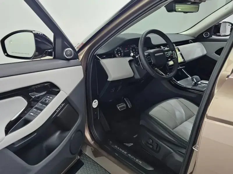2025 Land Rover Range Rover Evoque с пробегом 8 361 км