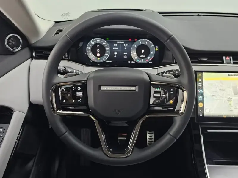 2025 Land Rover Range Rover Evoque с пробегом 8 361 км