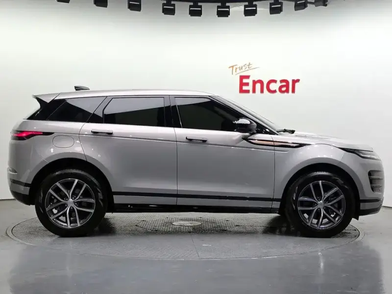 2025 Land Rover Range Rover Evoque с пробегом 3 458 км