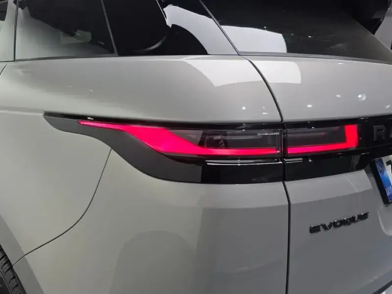 2025 Land Rover Range Rover Evoque с пробегом 3 458 км