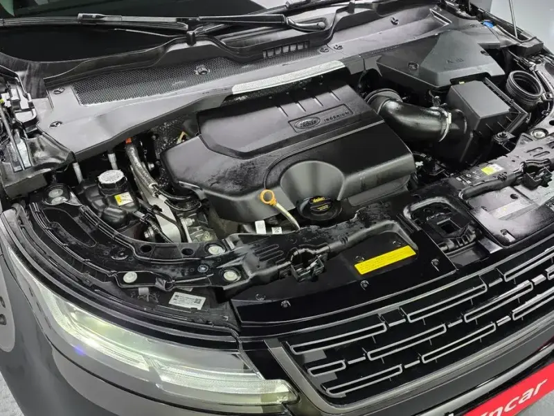 2025 Land Rover Range Rover Evoque с пробегом 9 741 км