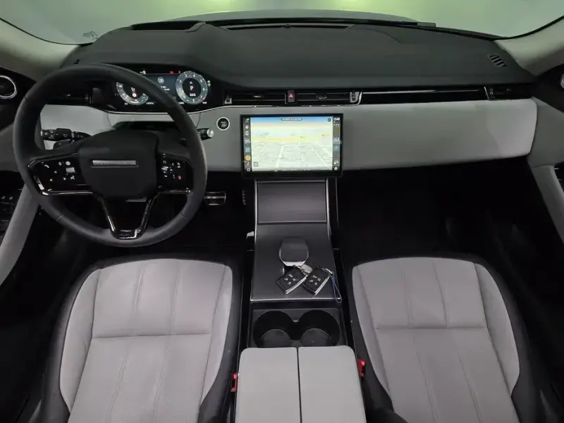 2025 Land Rover Range Rover Evoque с пробегом 9 741 км