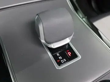 2025 Land Rover Range Rover Evoque с пробегом 9 741 км