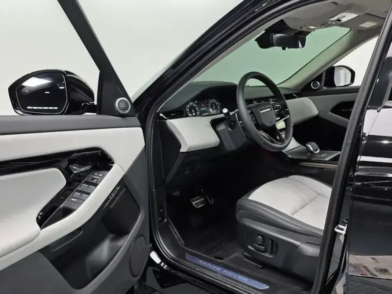 2025 Land Rover Range Rover Evoque с пробегом 9 741 км