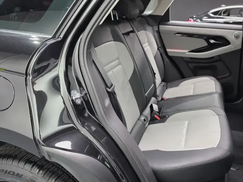 2025 Land Rover Range Rover Evoque с пробегом 9 741 км