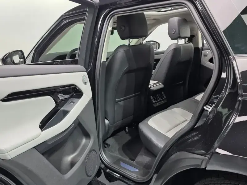 2025 Land Rover Range Rover Evoque с пробегом 9 741 км