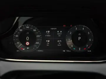 2025 Land Rover Range Rover Evoque с пробегом 9 344 км