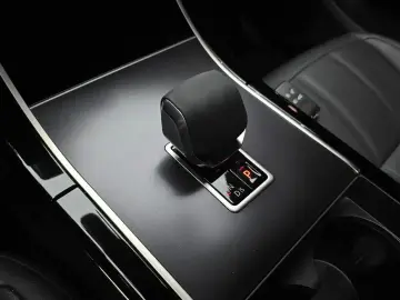 2025 Land Rover Range Rover Evoque с пробегом 9 344 км
