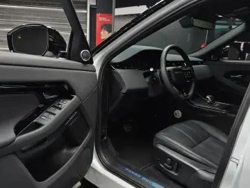 2025 Land Rover Range Rover Evoque с пробегом 9 344 км