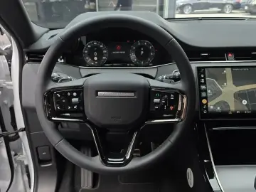 2025 Land Rover Range Rover Evoque с пробегом 9 344 км