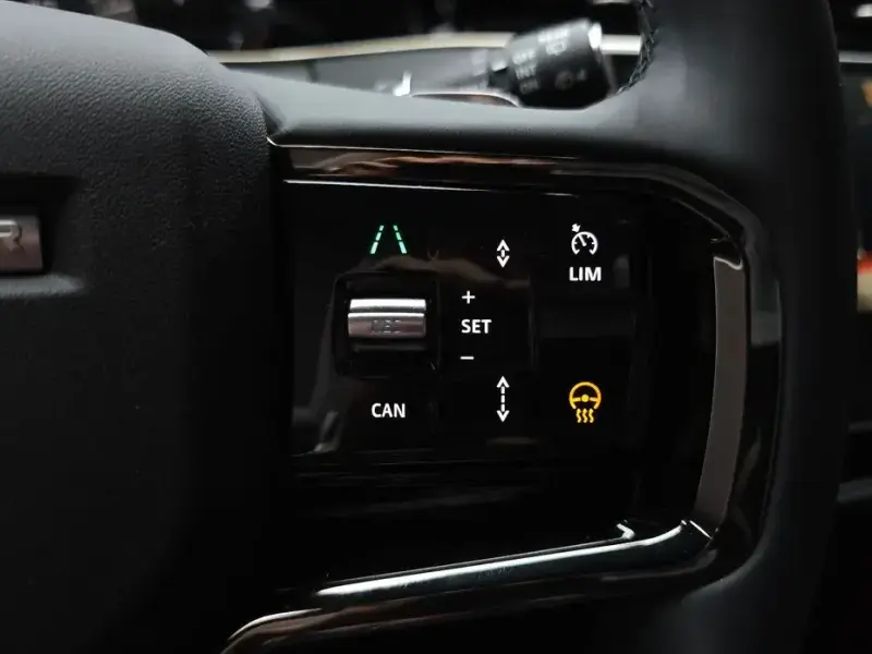 2025 Land Rover Range Rover Evoque с пробегом 9 344 км