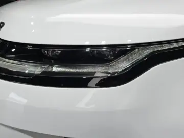 2025 Land Rover Range Rover Evoque с пробегом 9 344 км