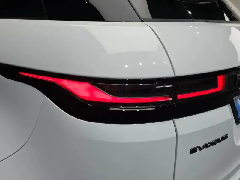 2025 Land Rover Range Rover Evoque с пробегом 9 344 км