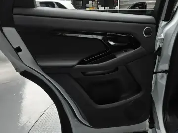 2025 Land Rover Range Rover Evoque с пробегом 9 344 км