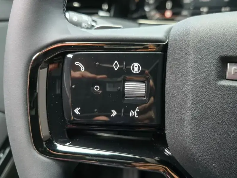 2025 Land Rover Range Rover Evoque с пробегом 9 344 км